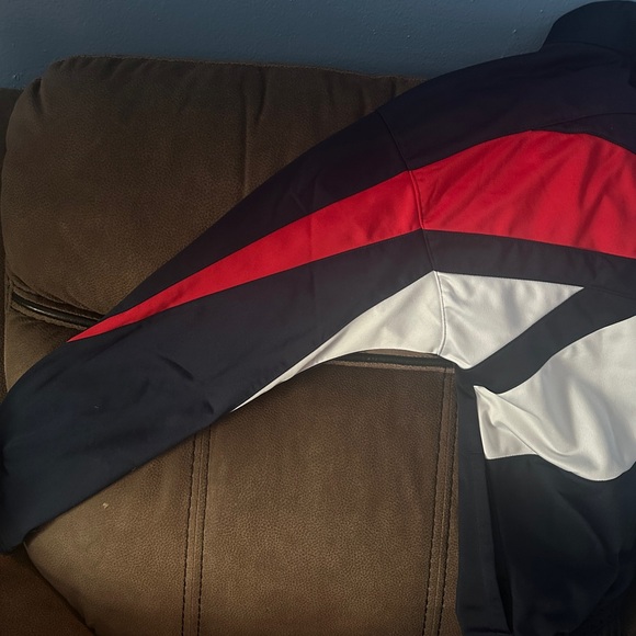 Men's Regular-Fit Identity Vector Drawstring Track Suit - Picture 8 of 8